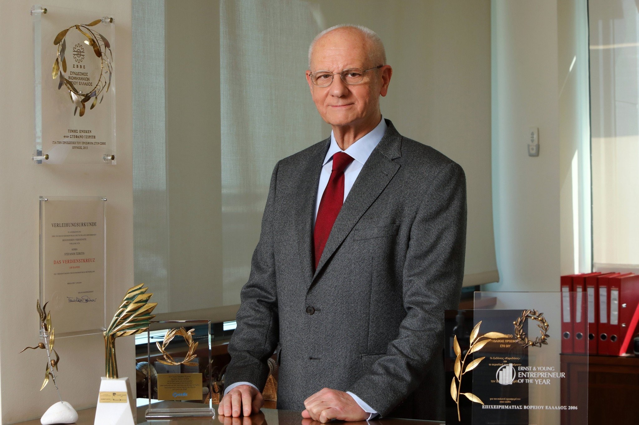 Στέφανος Τζιρίτης – ISOMAT: Από το κοτέτσι στην κορυφή των δομικών υλικών στην Ελλάδα