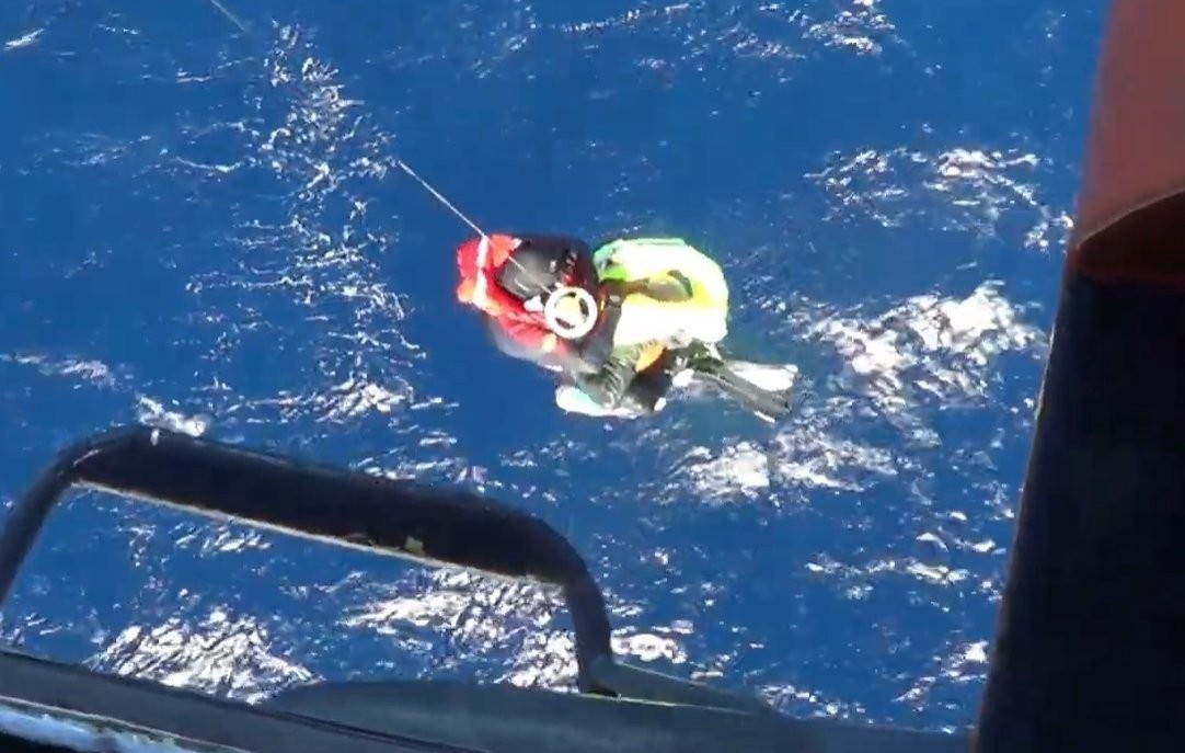 Ελικόπτερο Super Puma διασώζει 8 ναυαγούς από ιστιοφόρο ανοιχτά της Λέρου - Εντυπωσιακό βίντεο