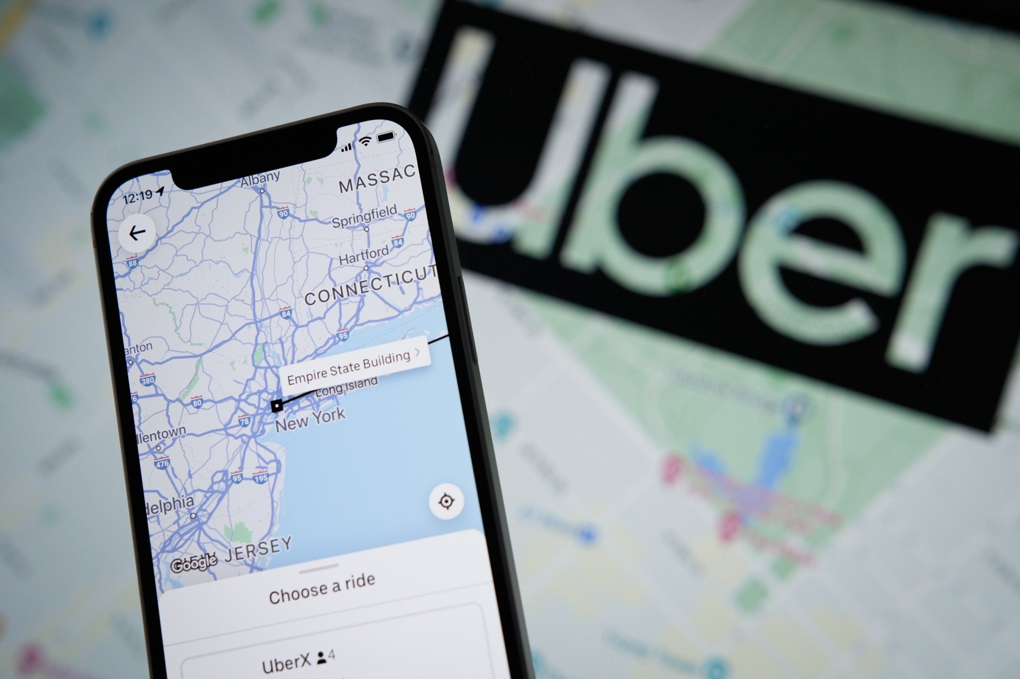 Uber: Πόσα ταξί της Αθήνας συνεργάζονται μαζί της. Επιπλέον τρεις νέες υπηρεσίες