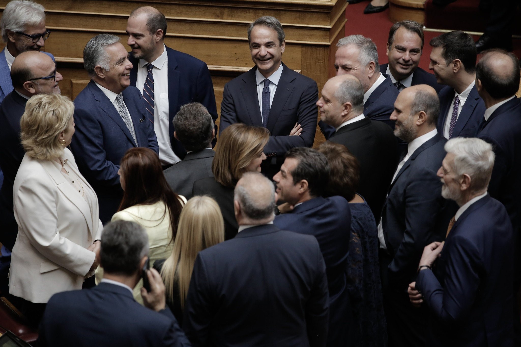 Αγιασμός στη Βουλή: Τα χαμόγελα, τα «πηγαδάκια» και η ξαφνική αδιαθεσία της Δόμνας Μιχαηλίδου