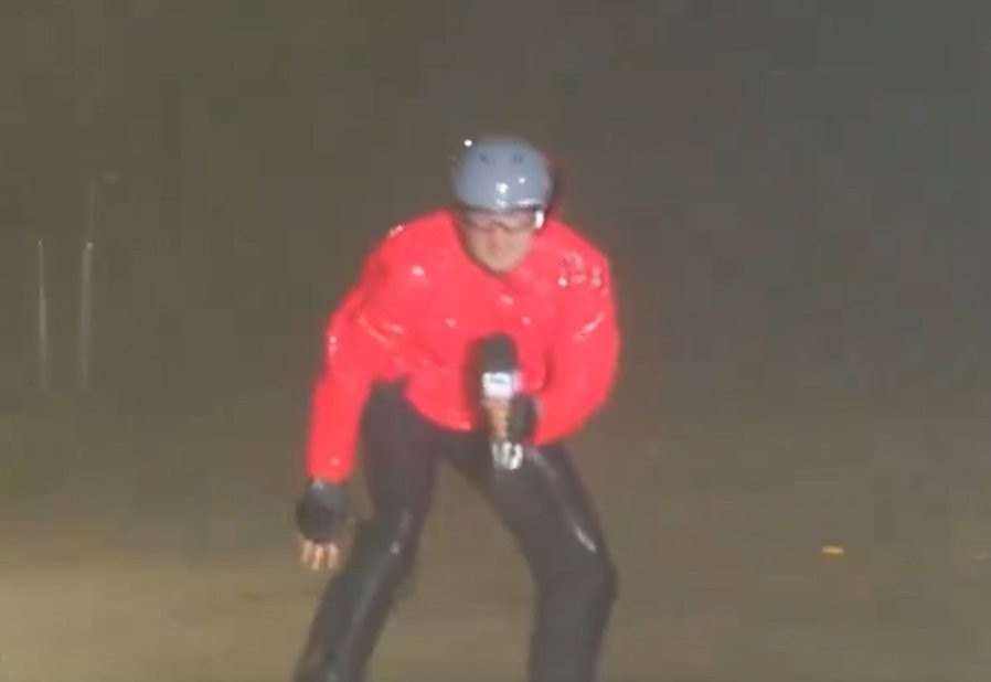 Φλόριντα: Ρεπόρτερ «κομάντος» μεταδίδουν ζωντανά μέσα στη δίνη του Μίλτον!