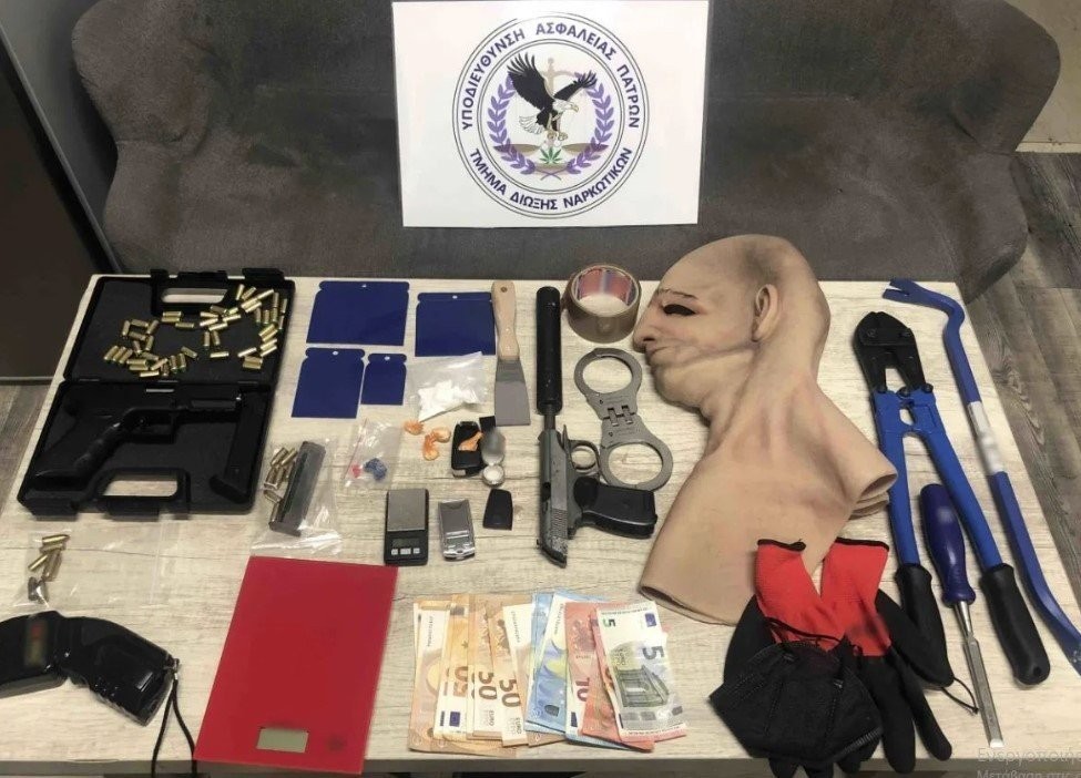 Πάτρα: Συνελήφθησαν για ναρκωτικά και ο ένας φέρεται να συμμετείχε σε ληστεία 1 εκατομμυρίου ευρώ