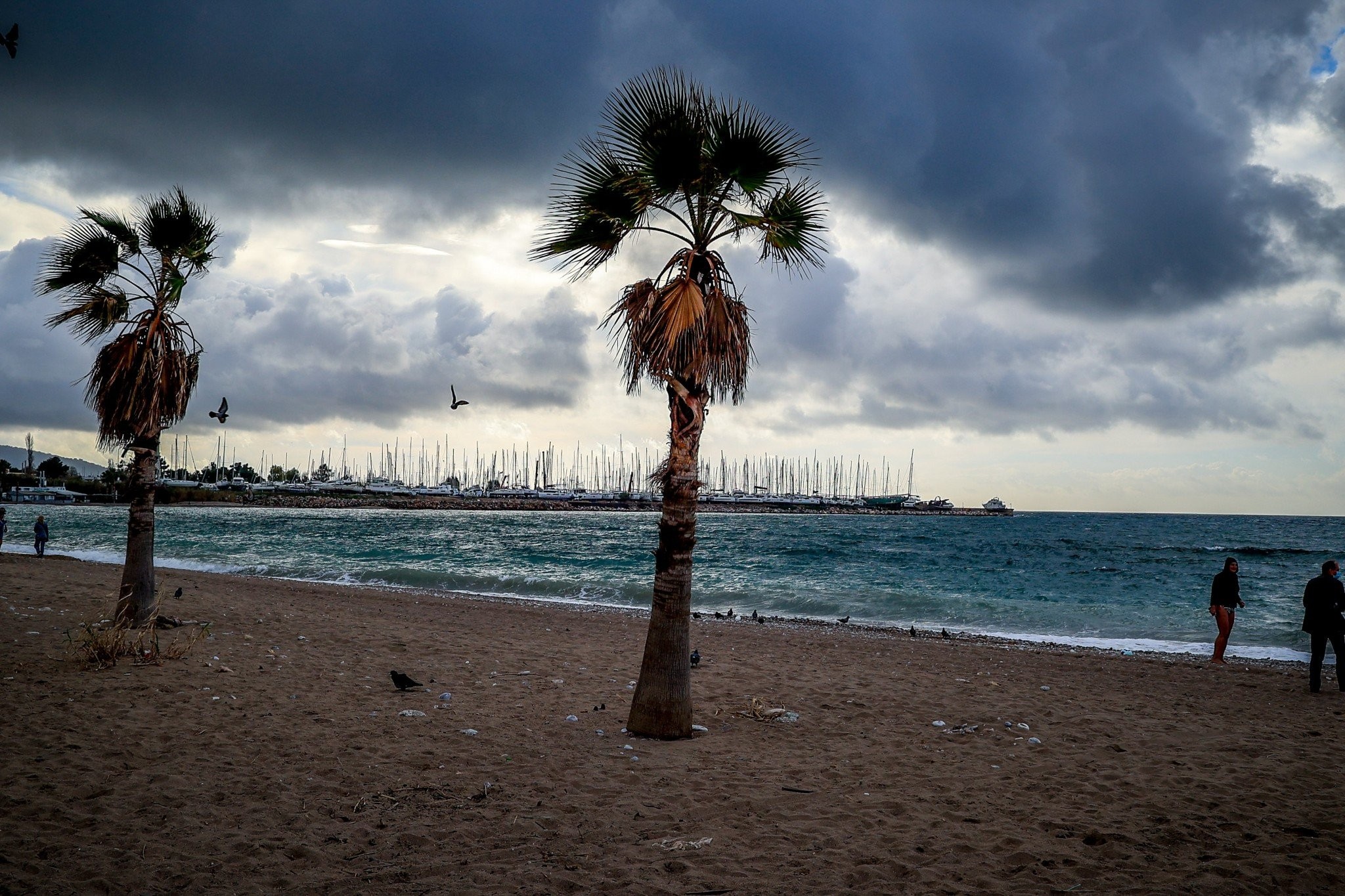 Καιρός: Βγαίνουν τα μπουφάν από σήμερα - Βουτιά στον υδράργυρο φέρνει ο «ωμέγα εμποδιστής»