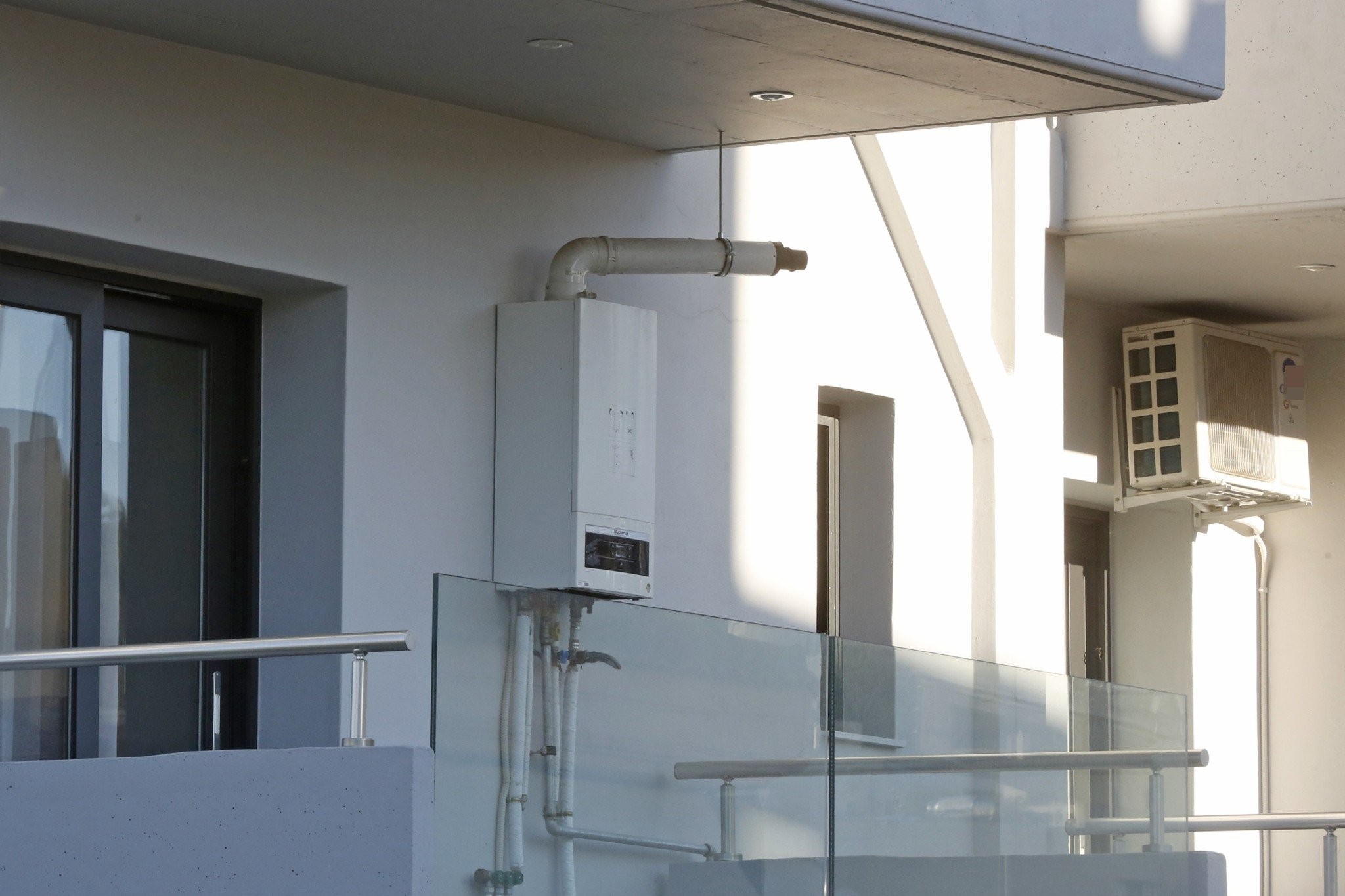 Πετρέλαιο θέρμανσης, φυσικό αέριο ή κλιματιστικό; Η συμφέρουσα λύση για τον χειμώνα