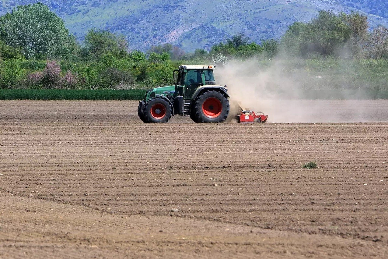 Αγροτικό ρεύμα: 10ετής ρύθμιση ληξιπρόθεσμων οφειλών με μηδενικό επιτόκιο