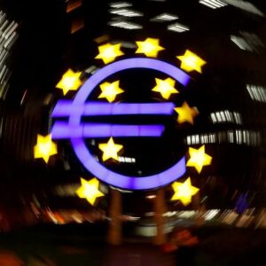 Τζεντιλόνι: Η Ευρωπαϊκή Ένωση πρέπει να αναλάβει νέο χρέος και το Βερολίνο πρέπει να συμφωνήσει Τζεντιλόνι: Η Ευρωπαϊκή Ένωση πρέπει να αναλάβει νέο χρέος και το Βερολίνο πρέπει να συμφωνήσει