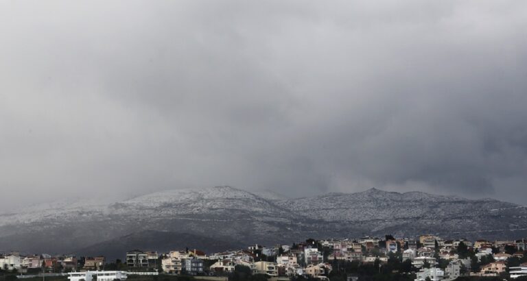 Πολικός αεροχείμαρρος: Βαρυχειμωνιά με χιόνια σε ημιορεινά και πτώση της θερμοκρασίας