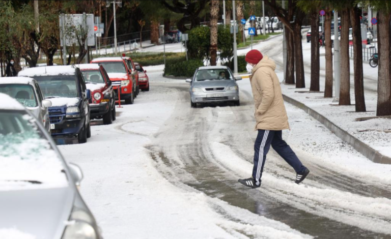 Σάκης Αρναούτογλου: Το «Aegean Effect» φέρνει χιόνια σε Σποράδες, Βοιωτία και Αττική [Bίντεο]