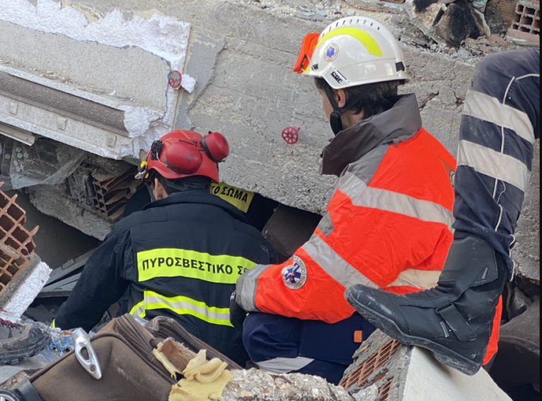 ΕΜΑΚ στην Τουρκία: Βρήκαν ζωντανό πέμπτο άνθρωπο στα ερείπια – Μαραθώνιες προσπάθειες για την 20χρονη Αϊρίν