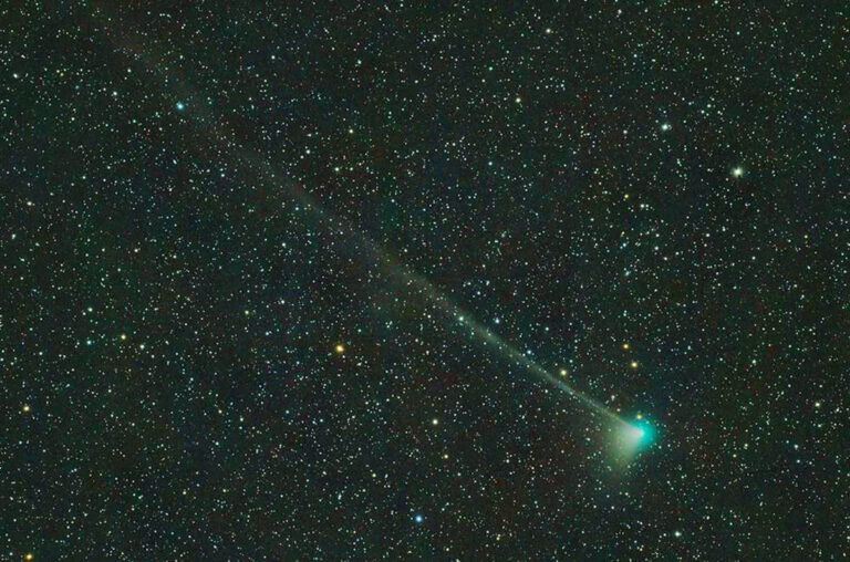 Πράσινος κομήτης: Πλησιάζει σήμερα τη Γη – Ορατό το φαινόμενο και με γυμνό μάτι