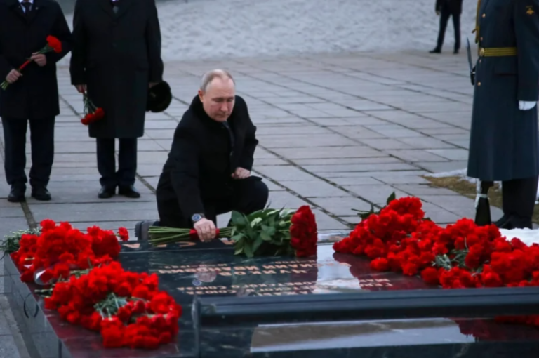 Πούτιν για την 8οή επέτειο της Μάχης του Στάλιγκραντ: Μας απειλούν ακόμη μια φορά τα γερμανικά τανκς [vids+pic]