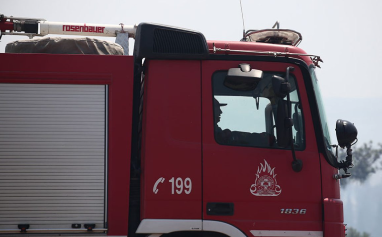 Θεσσαλονίκη: Φωτιά τώρα σε διαμέρισμα – Στο νοσοκομείο δύο γυναίκες
