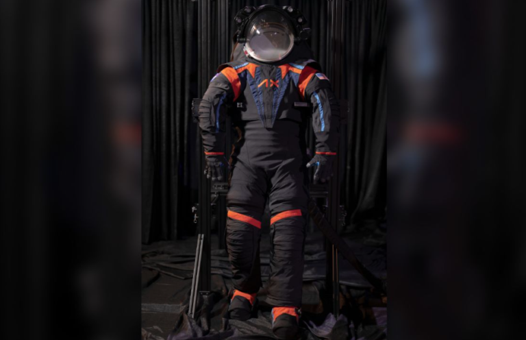 NASA: Νέα διαστημική στολή για την αποστολή στη Σελήνη έπειτα από 40 χρόνια [vid]