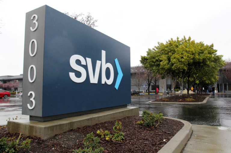 Silicon Valley Bank: Κατατέθηκαν οι πρώτες αγωγές σε στελέχη της τράπεζας για απάτη