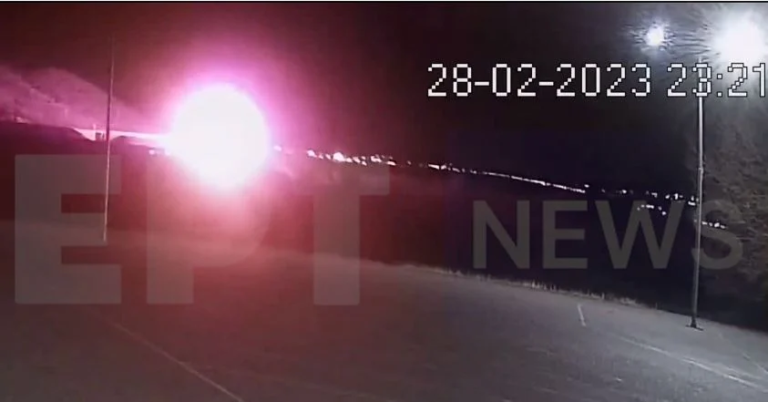 Τέμπη: Η στιγμή της σύγκρουσης των δύο τρένων – Συγκλονίζει το βίντεο