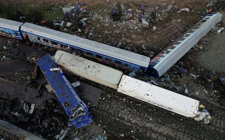 Ρυθμιστική Αρχή Σιδηροδρόμων για τραγωδία στα Τέμπη: Ο σταθμάρχης της Λάρισας δεν είχε εκπαιδευτεί σωστά – Προειδοποιεί για κίνδυνο ασφάλειας