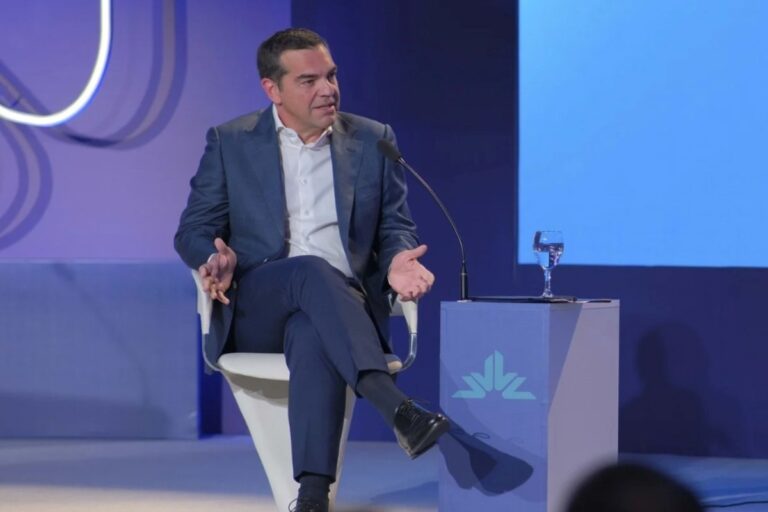 Τσίπρας για Ανδρουλάκη: “Το μόνο πρόβλημα που έχει για να κυβερνήσει με τη ΝΔ είναι o κ. Μητσοτάκης; Όχι η Δεξιά;”