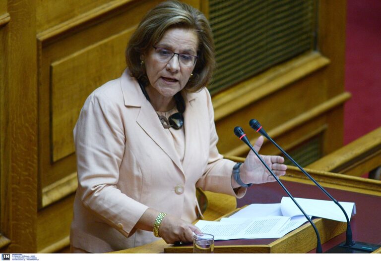 Στο ΚΚΕ η πρώην βουλευτής της ΔΗΜΑΡ και του ΣΥΡΙΖΑ Ασημίνα Ξηροτύρη – Αικατερινάρη