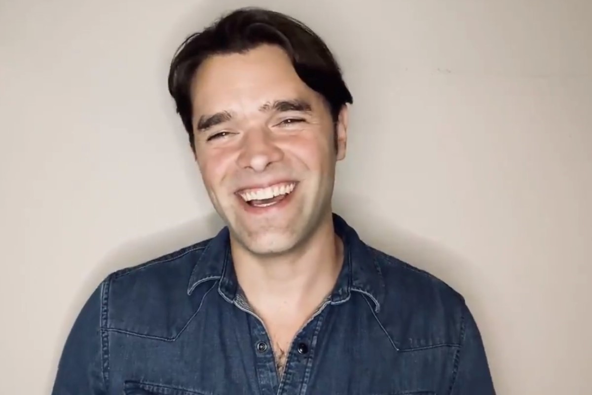 Πέθανε ο ηθοποιός Chris Peluso Ήταν πρωταγωνιστής στο μιούζικαλ Mama Mia Flash.gr Πέθανε ο ηθοποιός Chris Peluso Ήταν πρωταγωνιστής στο μιούζικαλ Mama Mia Flash.gr